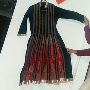 Girls pakistani traditional dress